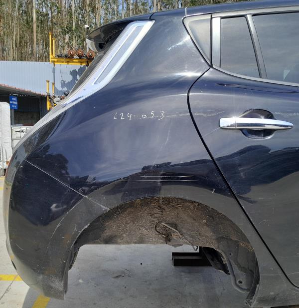 Painel trás direito NISSAN Leaf EV (ZE0)