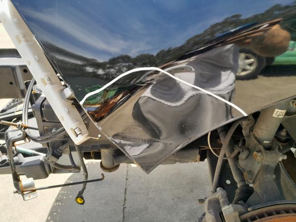 Guarda-lamas esquerdo NISSAN Leaf EV (ZE0) Imagem-1