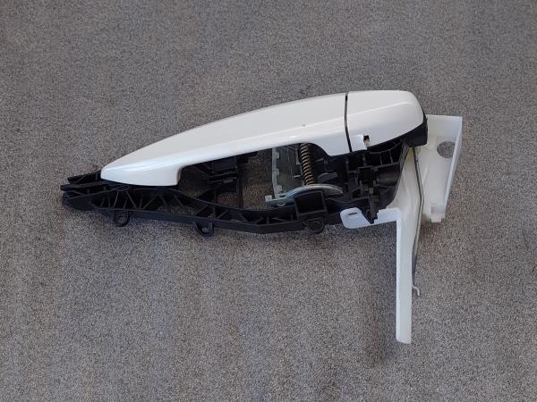 Puxador porta frente esquerda BMW 2 Gran Tourer (F46)