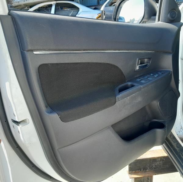 Forra porta / quartela frente esquerda CITROËN C4 Aircross