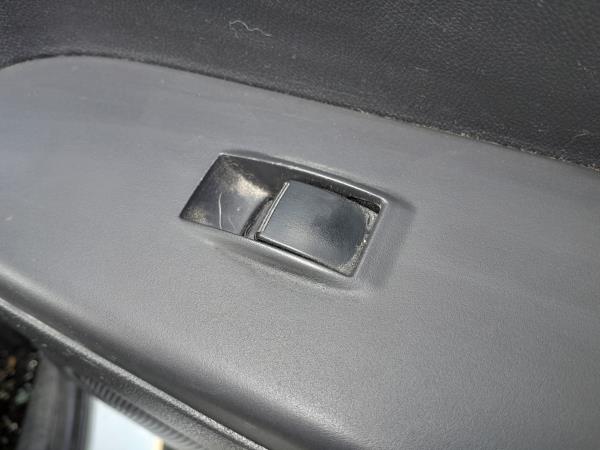 Comando / botão / interruptor vidros trás direito CITROËN C4 Aircross