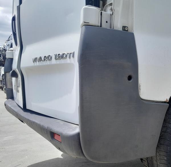 Canto pára-choques trás direito OPEL Vivaro A Combi (X83)