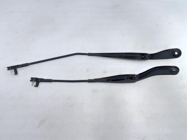 Conjunto hastes frente VOLVO V50 (MW)
