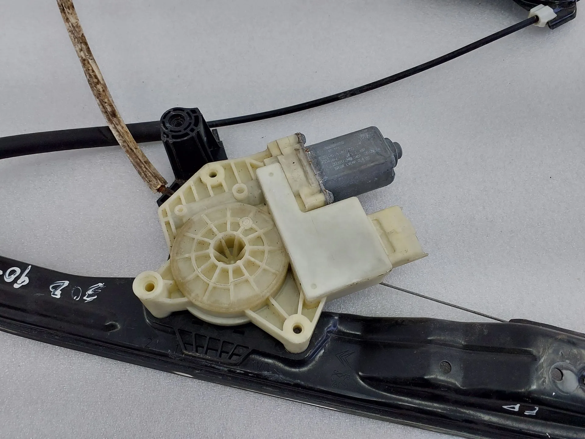 Elevador vidros frente direito PEUGEOT 308 SW II Imagem-2