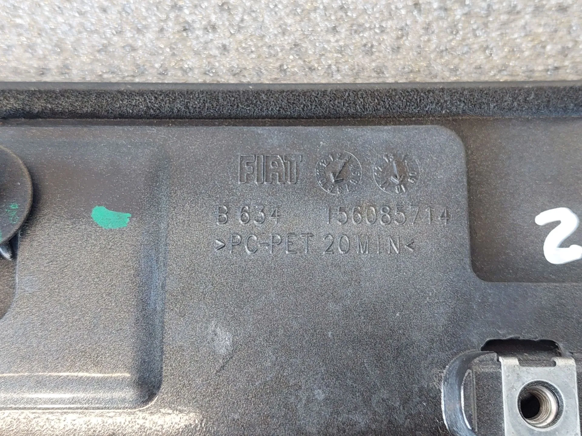 Spoiler / aileron da tampa da mala ALFA ROMEO Giulietta (940_) Imagem-3