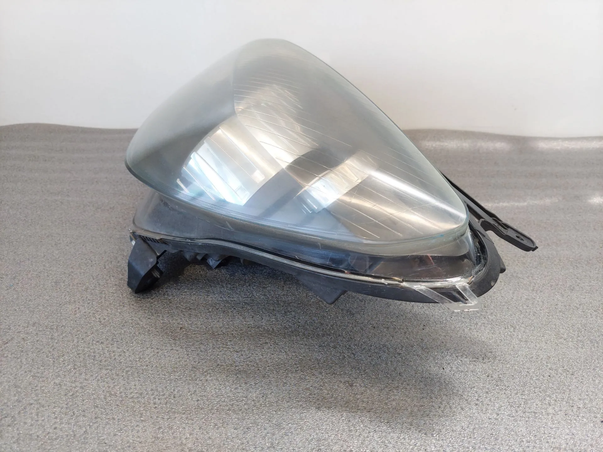 Ótica / farol esquerda OPEL Astra H Caravan (L35) Imagem-2 Ótica / farol esquerda OPEL Astra H Caravan (L35) Imagem-2
