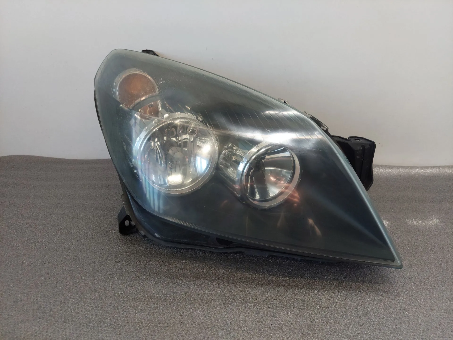 Ótica / farol direita OPEL Astra H Caravan (L35)