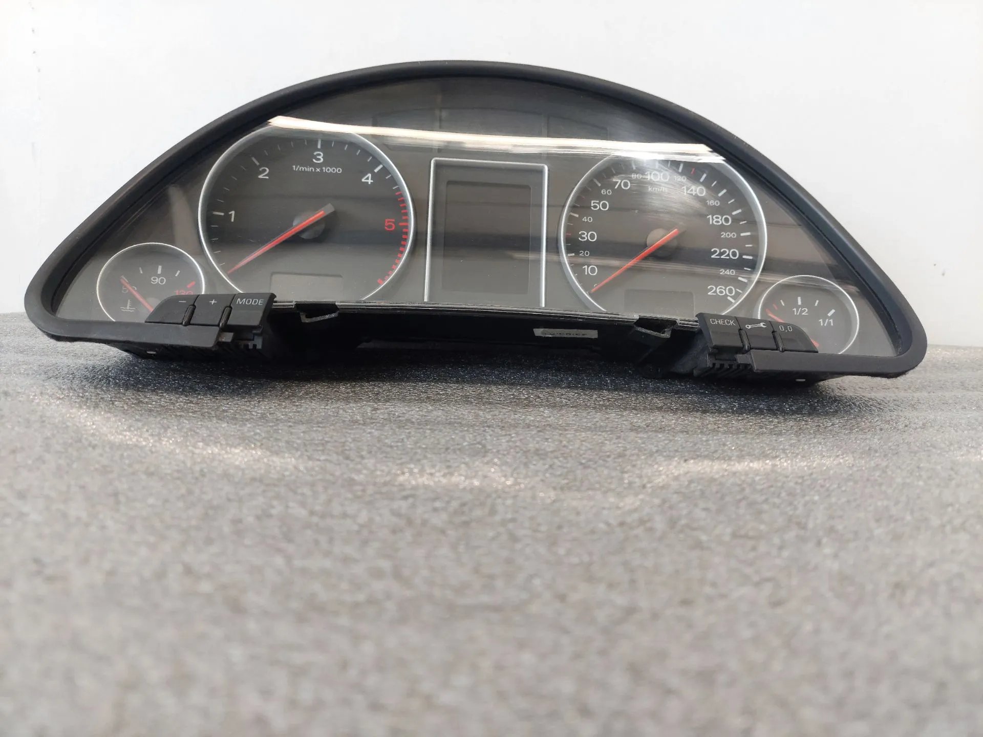 Quadrante / painel de instrumentos AUDI A4 (8E2, B6)