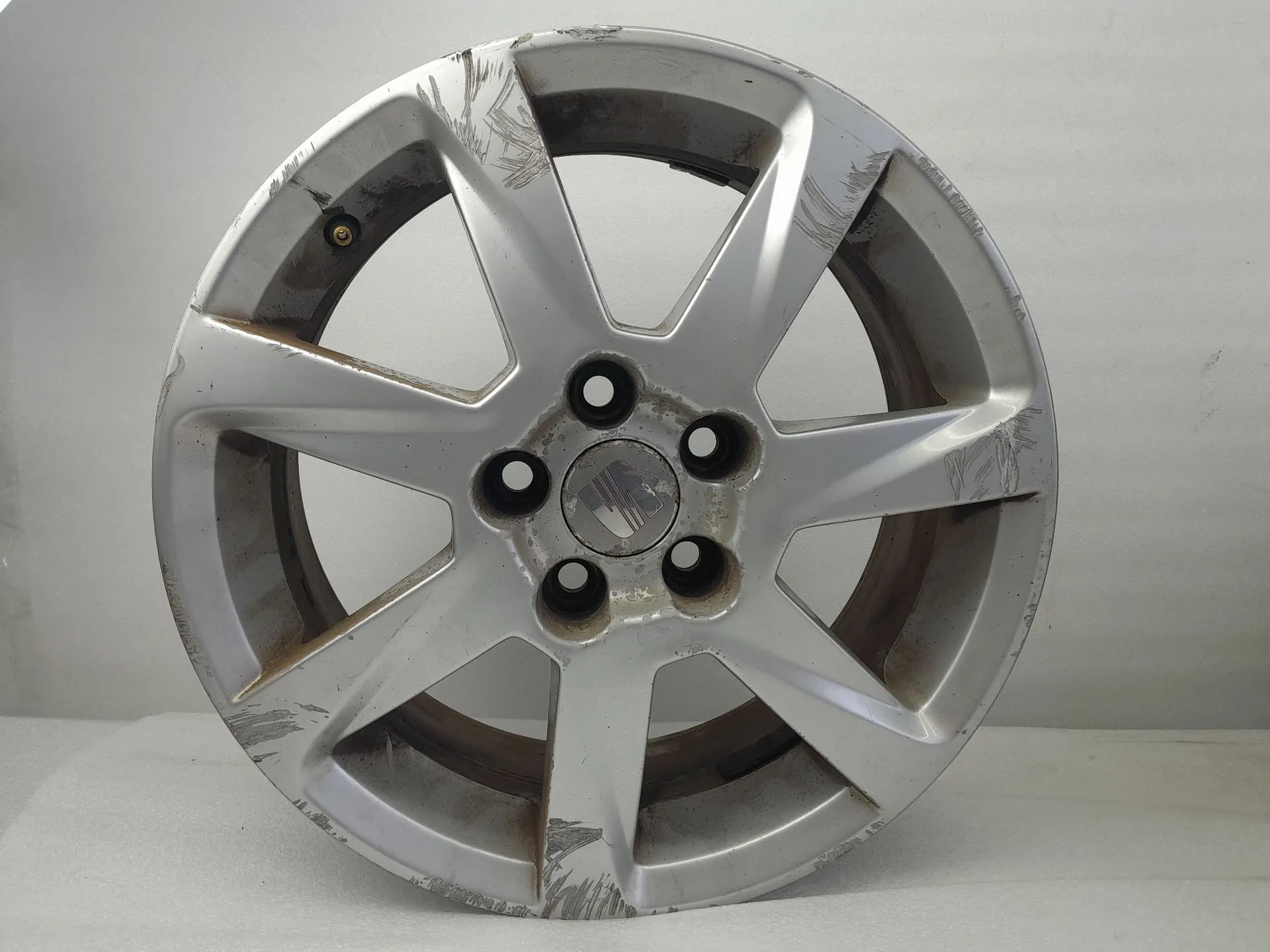 Jante Especial / Jantes Especiais SEAT Ibiza IV ST (6J8, 6P8) Imagem-1 Jante Especial / Jantes Especiais SEAT Ibiza IV ST (6J8, 6P8) Imagem-1