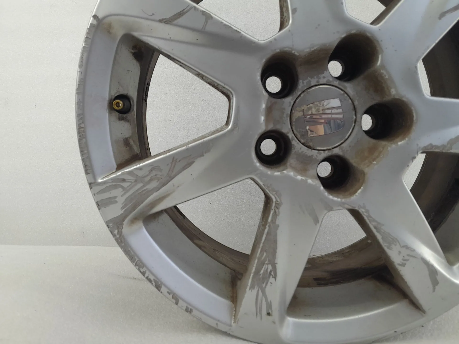 Jante Especial / Jantes Especiais SEAT Ibiza IV ST (6J8, 6P8) Imagem-13 Jante Especial / Jantes Especiais SEAT Ibiza IV ST (6J8, 6P8) Imagem-13