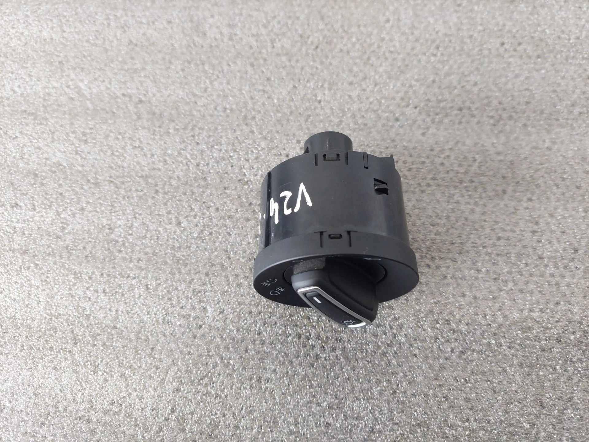 Botão / interruptor de luzes VOLKSWAGEN Polo (6R, 6C) Imagem-1 Botão / interruptor de luzes VOLKSWAGEN Polo (6R, 6C) Imagem-1