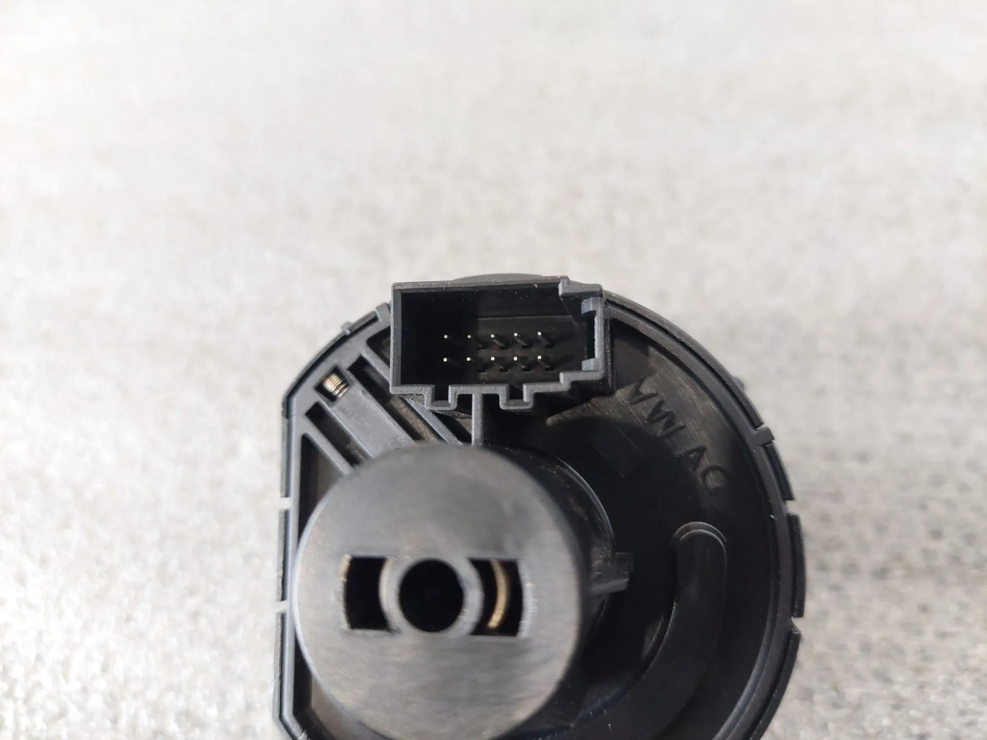 Botão / interruptor de luzes VOLKSWAGEN Polo (6R, 6C) Imagem-4 Botão / interruptor de luzes VOLKSWAGEN Polo (6R, 6C) Imagem-4