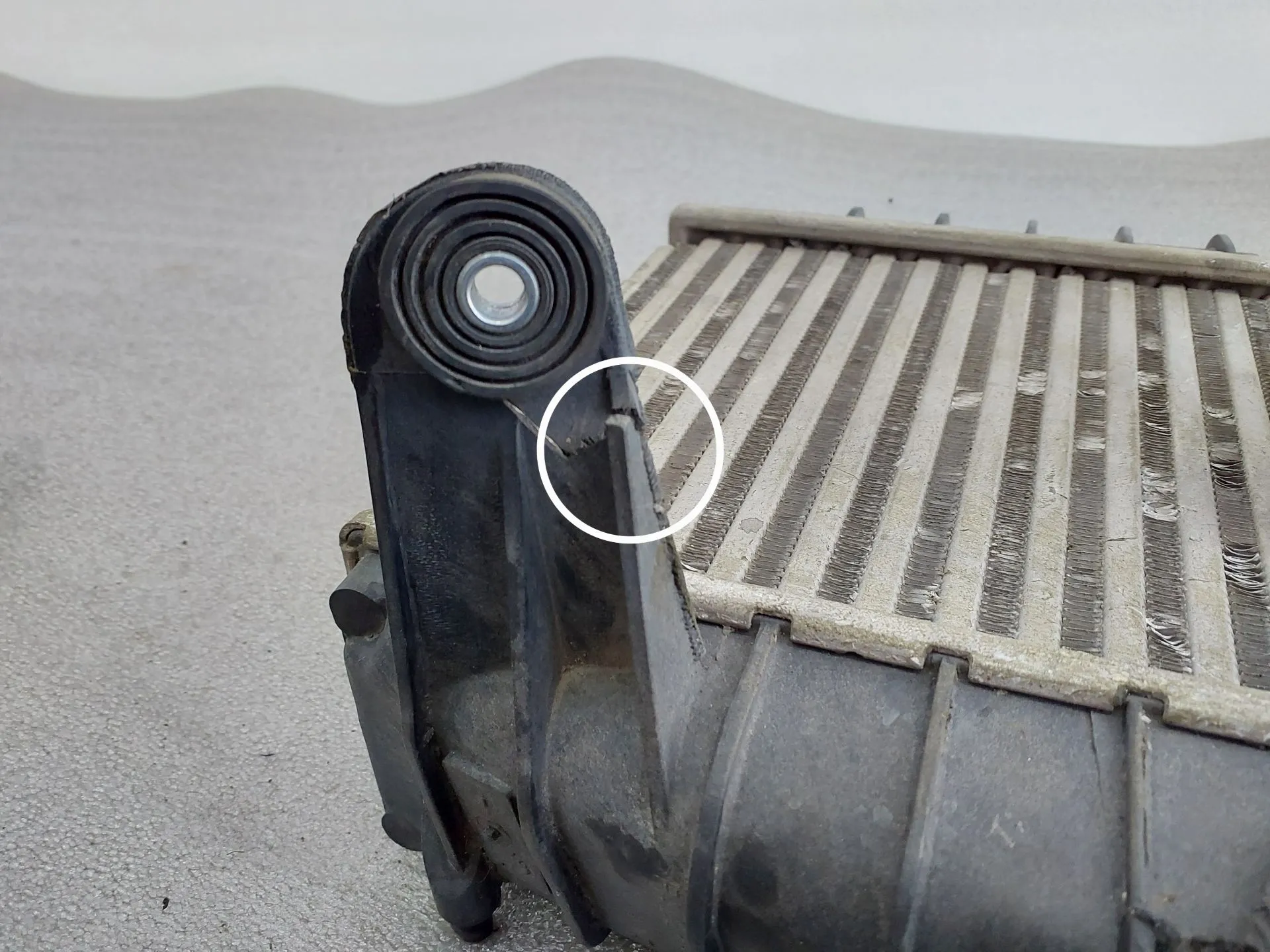 Radiador do intercooler VOLKSWAGEN Polo (9N) Imagem-3 Radiador do intercooler VOLKSWAGEN Polo (9N) Imagem-3