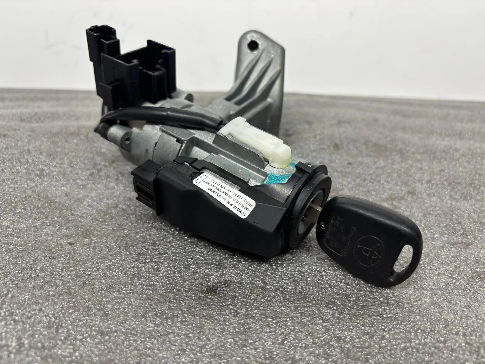 Bombín de encendido TOYOTA Corolla Hatchback (_E12_) Imagem-2