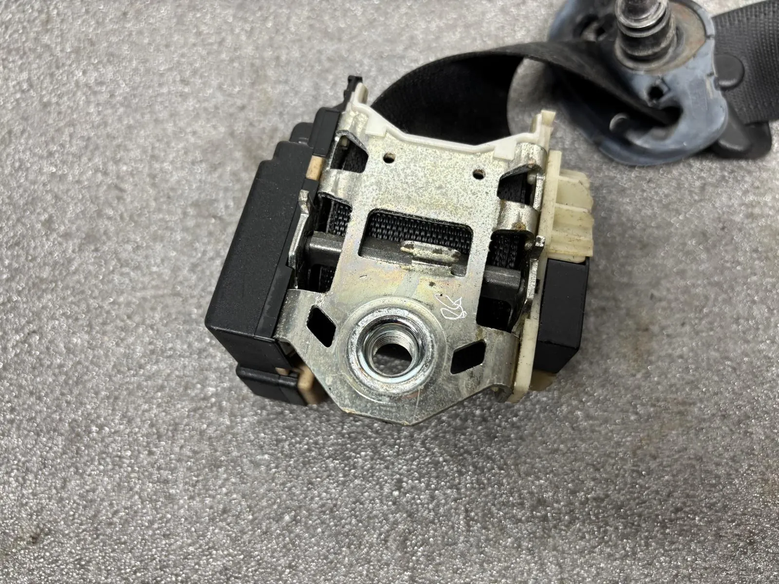 Left rear seatbelt OPEL Corsa C Imagem-4