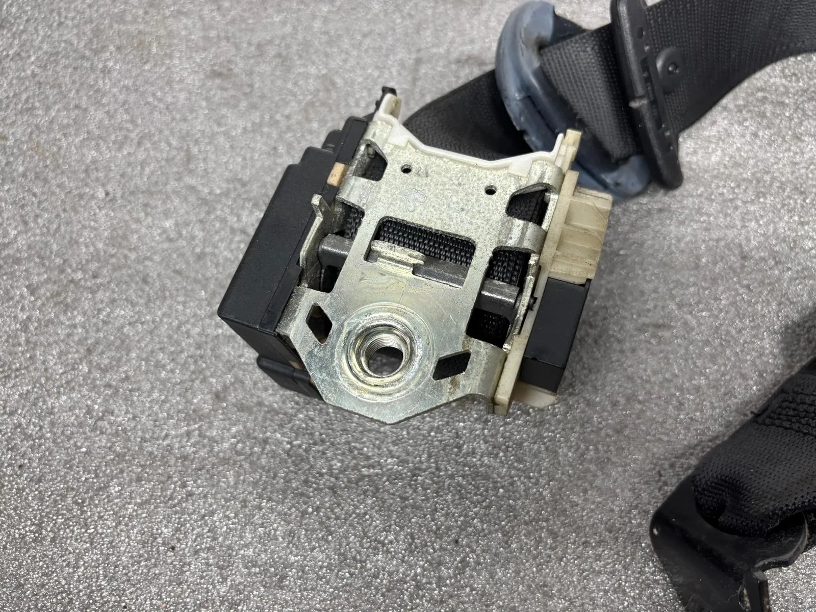 Right rear seatbelt OPEL Corsa C Imagem-4