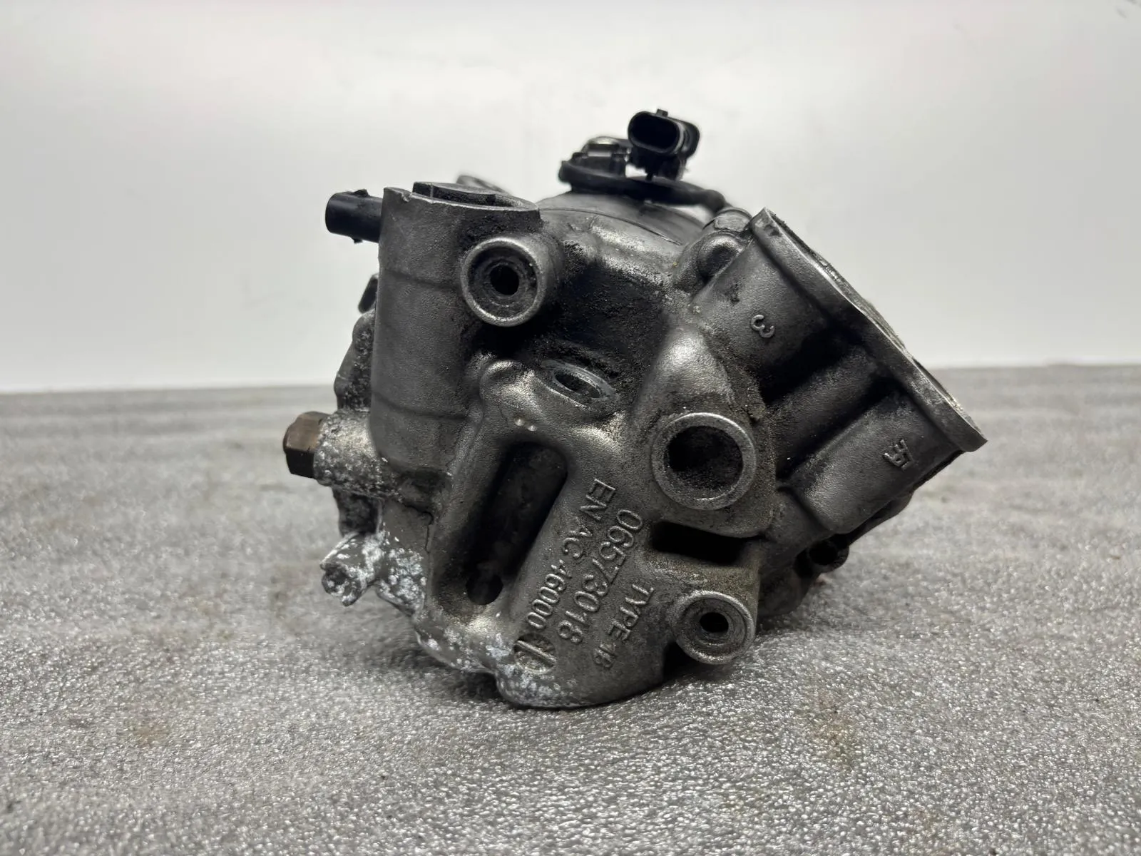 Compresseur AC OPEL Astra J Sports Tourer Imagem-1