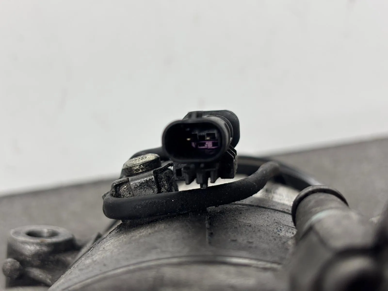 Compresseur AC OPEL Astra J Sports Tourer Imagem-4