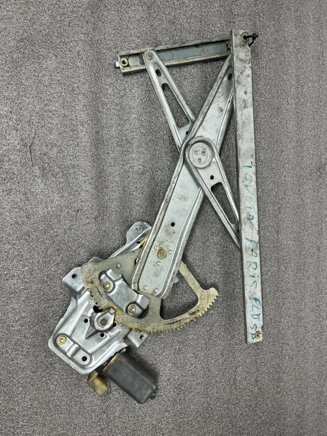 Elevador vidros frente direito TOYOTA Yaris (_P1_)