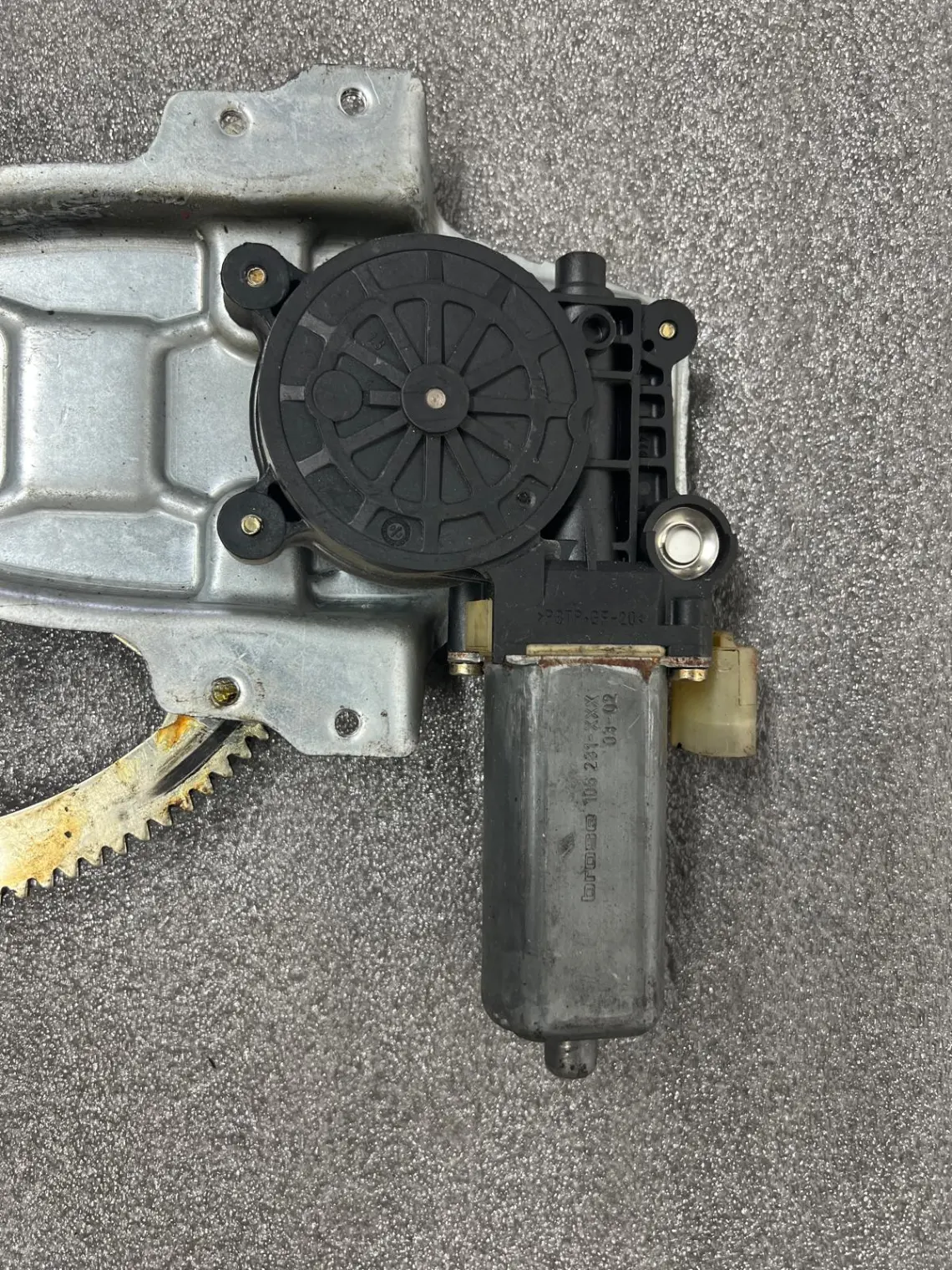 Elevador vidros frente direito TOYOTA Yaris (_P1_) Imagem-2