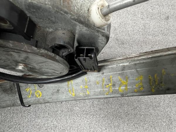 Elevador vidros frente direito NISSAN Almera I Hatchback (N15) Imagem-3