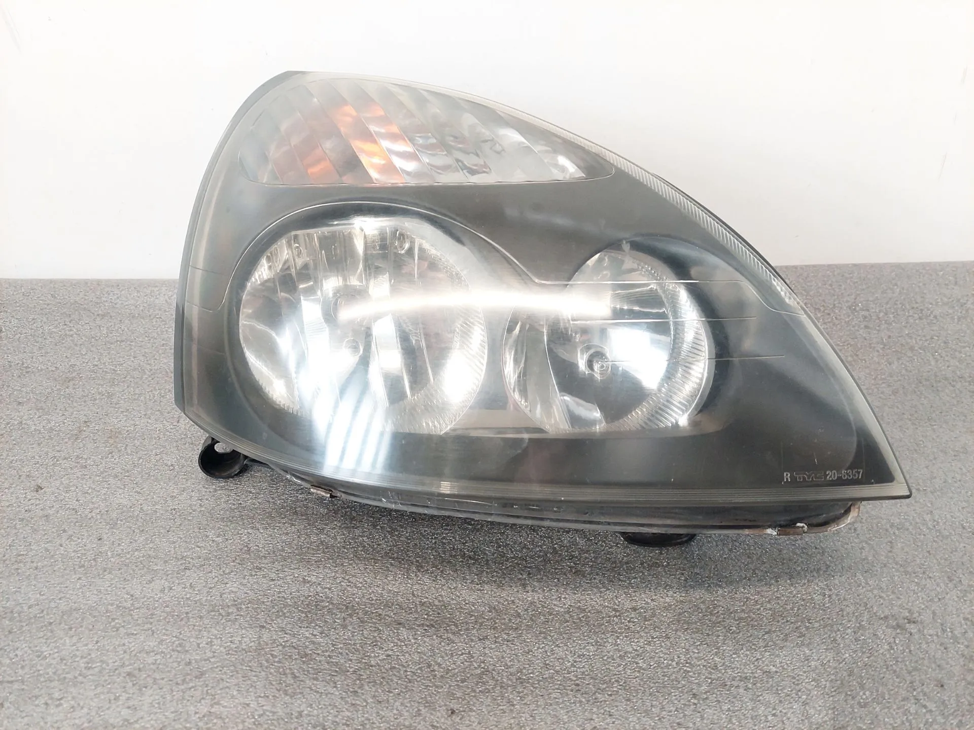 Faro anteriore destro RENAULT Clio II (BB0/1/2_, CB0/1/2_)
