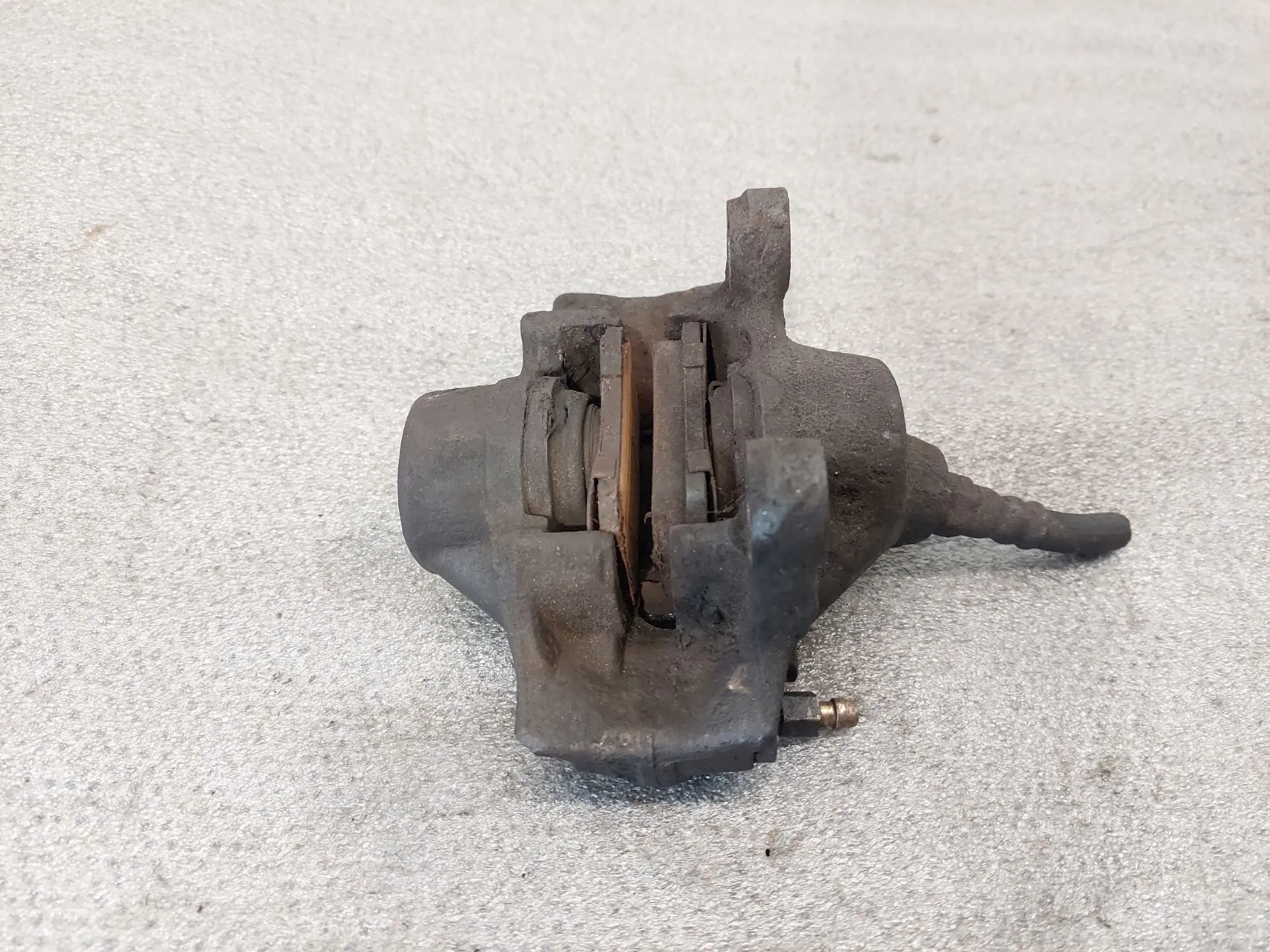 Étrier de frein arrière gauche MERCEDES-BENZ Classe C (W202) Imagem-2