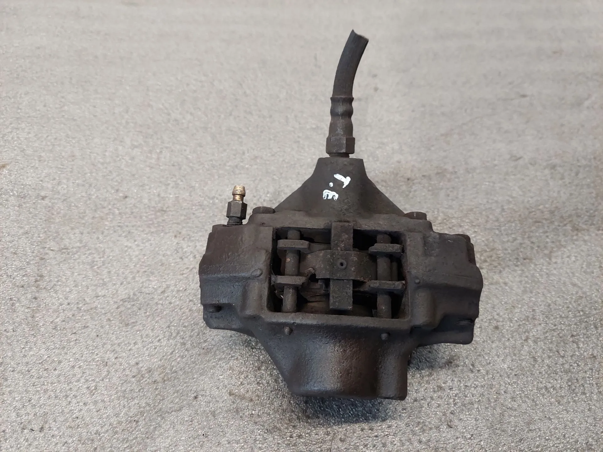 Étrier de frein arrière gauche MERCEDES-BENZ Classe C (W202) Imagem-1