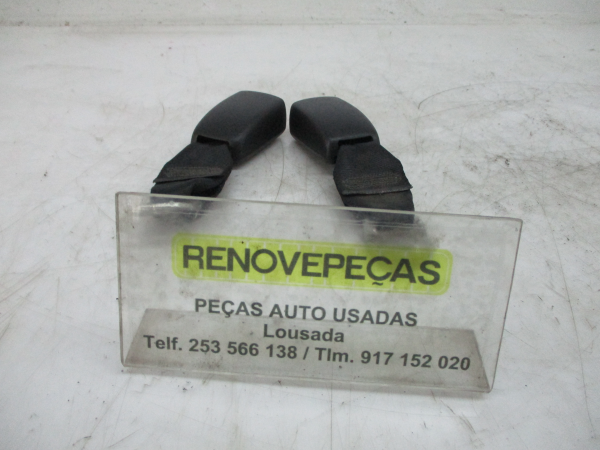 Hebilla de cinturón trasero izquierdo PEUGEOT 107