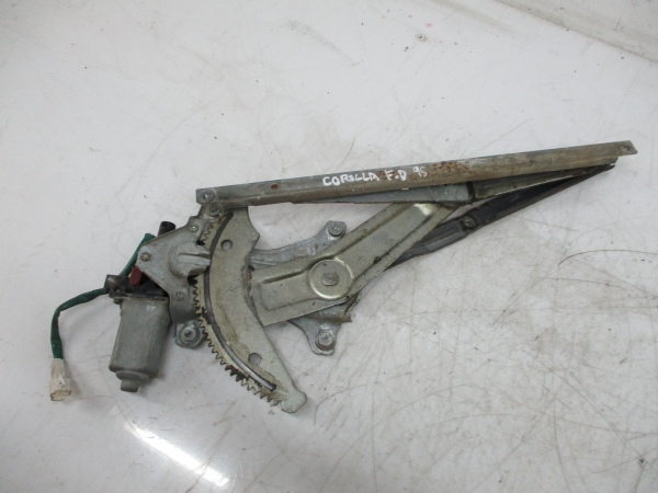 Elevador vidros frente direito TOYOTA Corolla Sedan (_E10_) Imagem-3