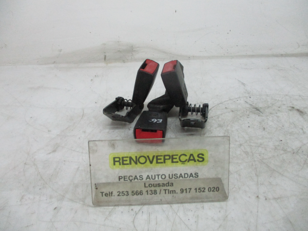 Hebilla de cinturón trasero izquierdo BMW 5 (E60)