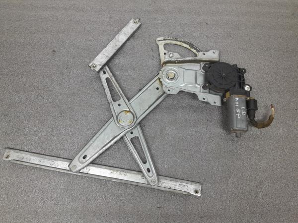 Elevador vidros frente direito TOYOTA Yaris (_P1_) Imagem-1