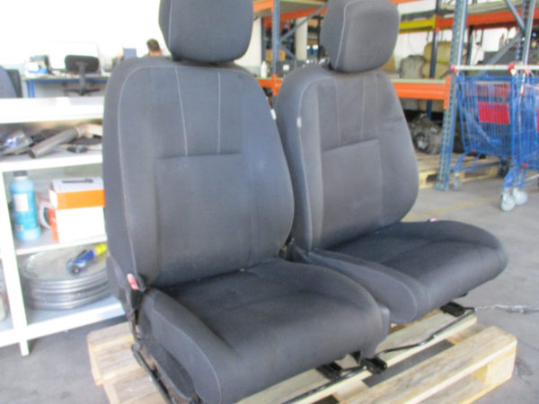 Conjunto de bancos RENAULT Megane III (BZ0_) Imagem-2 Conjunto de bancos RENAULT Megane III (BZ0_) Imagem-2