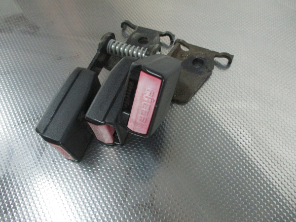 Hebilla de cinturón trasero izquierdo RENAULT Megane II (BM0/1_, CM0/1_) Imagem-3