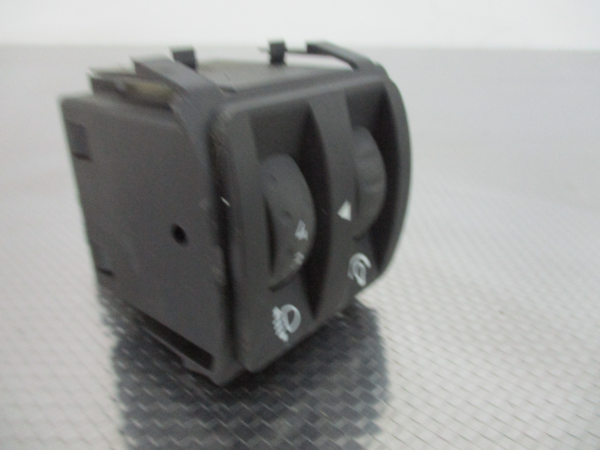 Interruptor / Botao RENAULT Clio III (BR0/1, CR0/1) Imagem-2