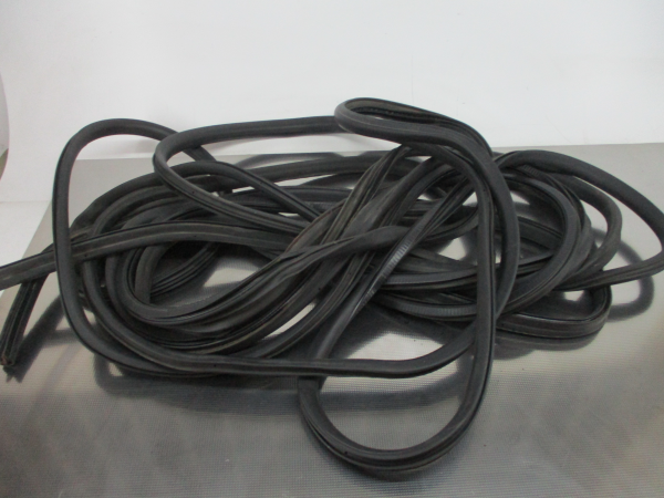 Goma genérica VOLKSWAGEN Multivan Imagem-1