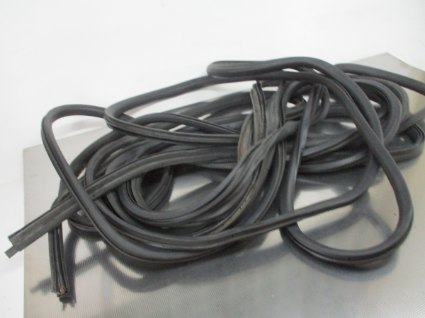 Goma genérica VOLKSWAGEN Multivan Imagem-2