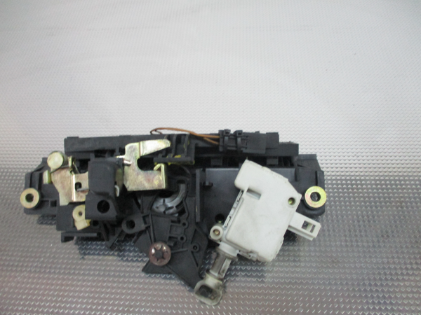 Motor Fecho Mala AUDI A6 (4B2, C5) Imagem-3