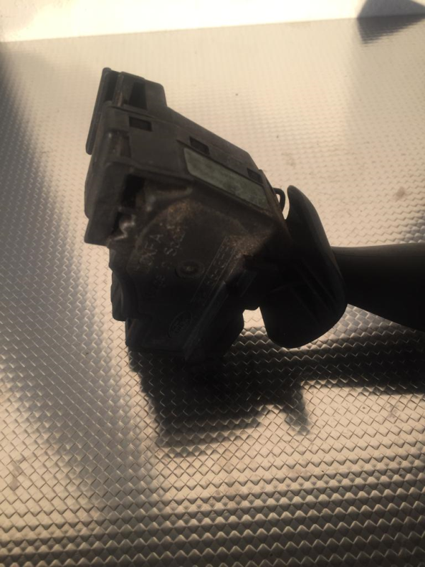 Conjunto / manetes de luzes e limpa vidros FORD Focus I Carrinha (DNW) Imagem-2