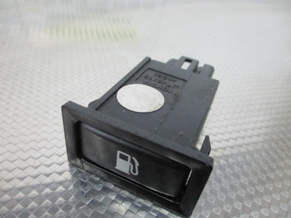Interruptor / Botao TOYOTA Avensis Liftback (_T25_) Imagem-1