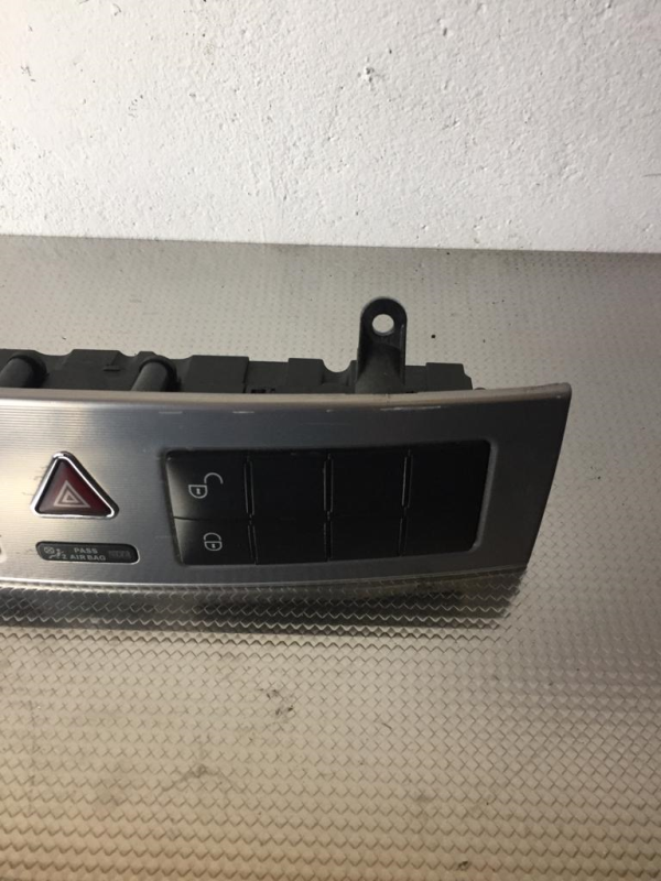 Interruptor / Botao MERCEDES-BENZ Classe C (W203) Imagem-1