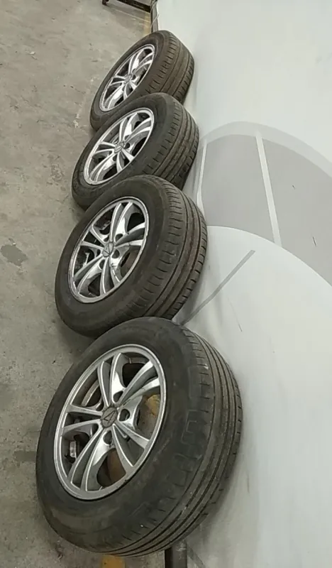 17 - Conjunto de jantes RENAULT Megane III (BZ0_)