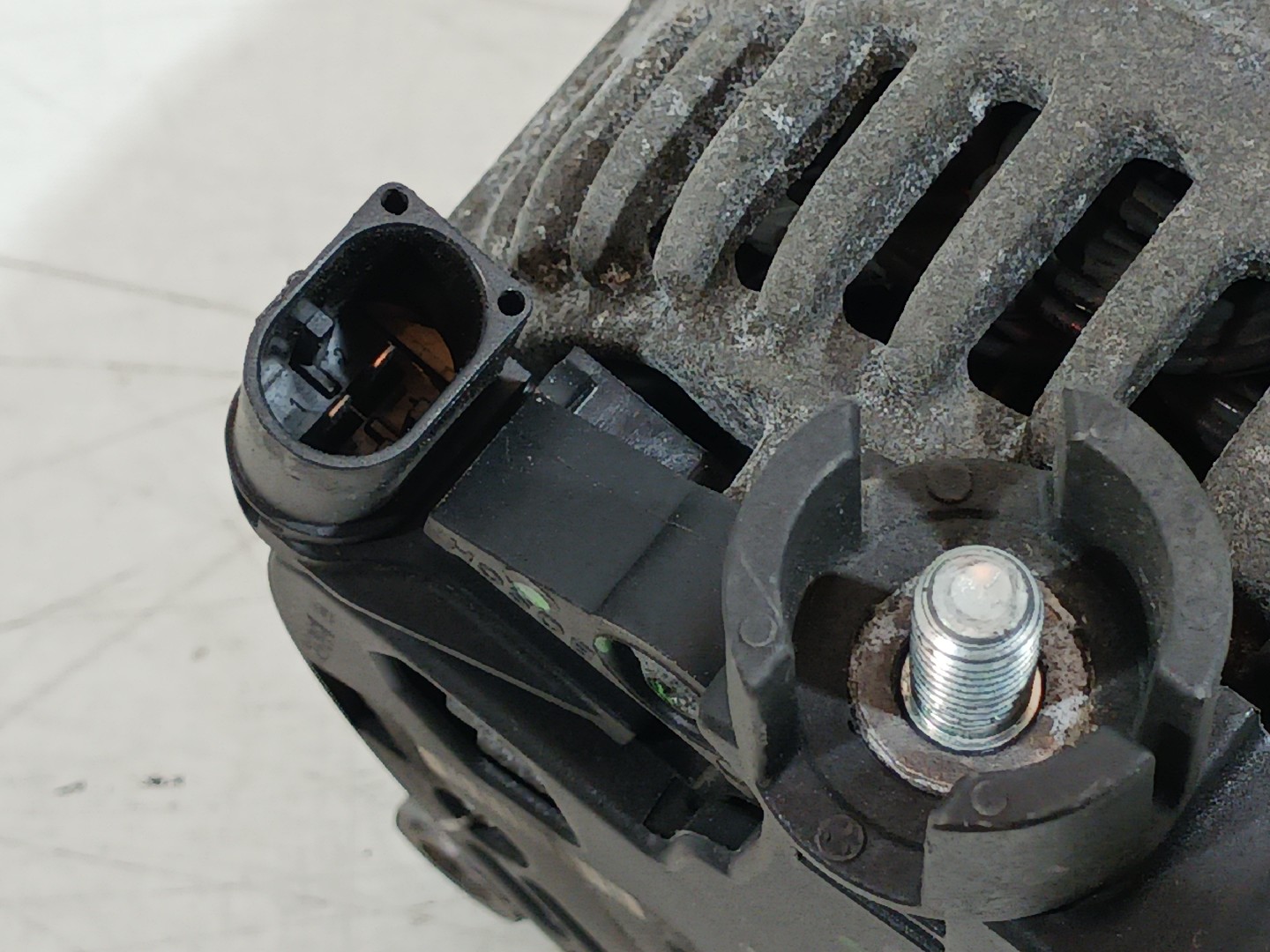 Alternador FORD S-Max (WA6) Imagem-2