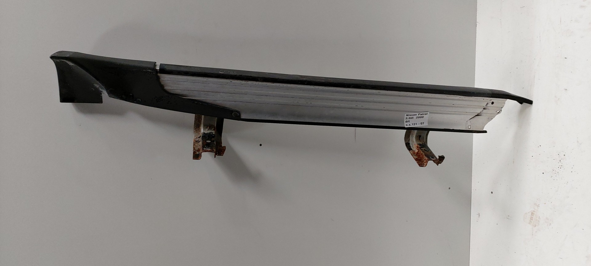 Marchepied NISSAN Patrol GR V Wagon (Y61) Imagem-1