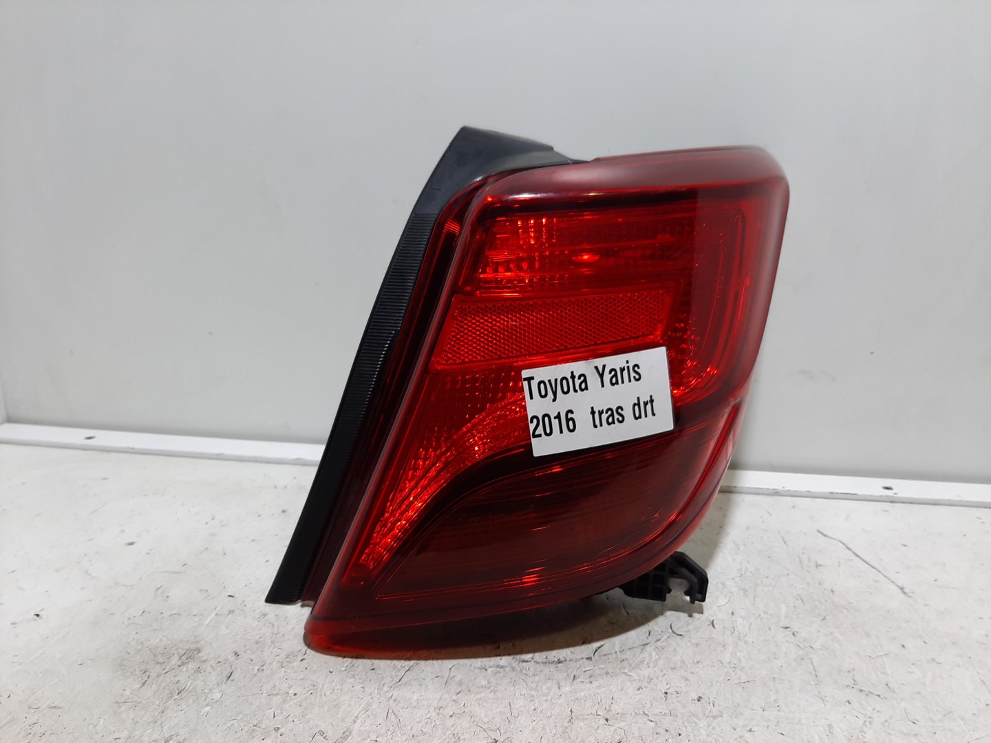 Right Tail light TOYOTA Yaris (_P15_)