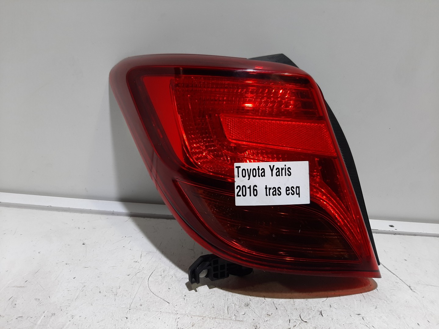 Left Tail light TOYOTA Yaris (_P15_)