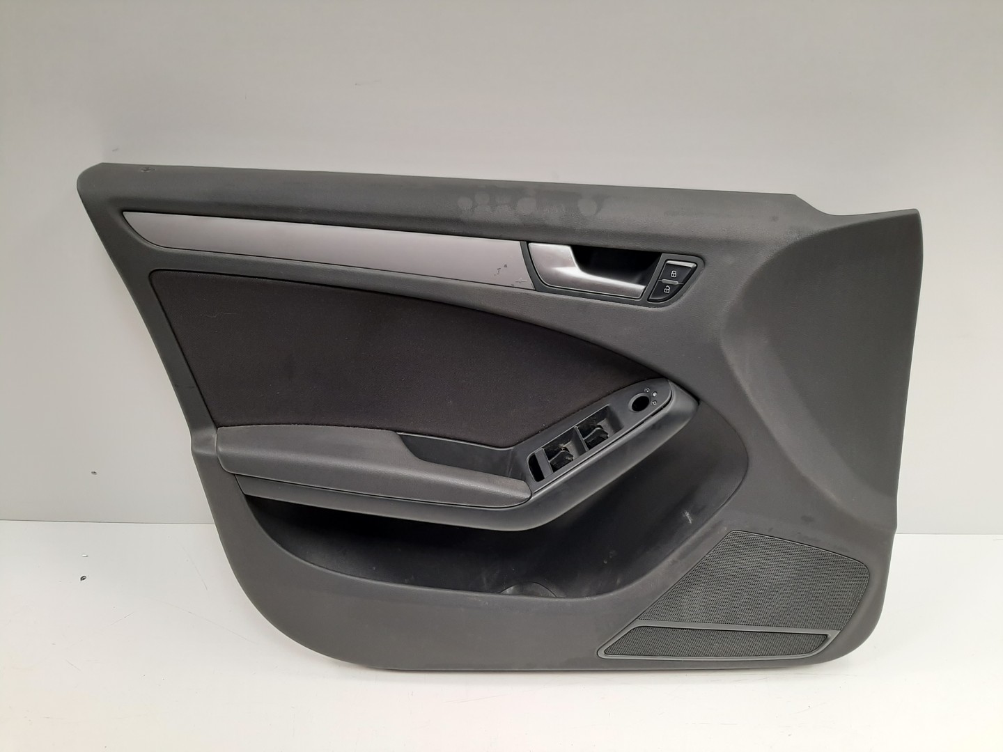 Panneau De Portière Avant Gauche Audi A4 / S4 B6 (8E/8H) - Tapisserie - Réf OEM 8E1867106 - Occasion