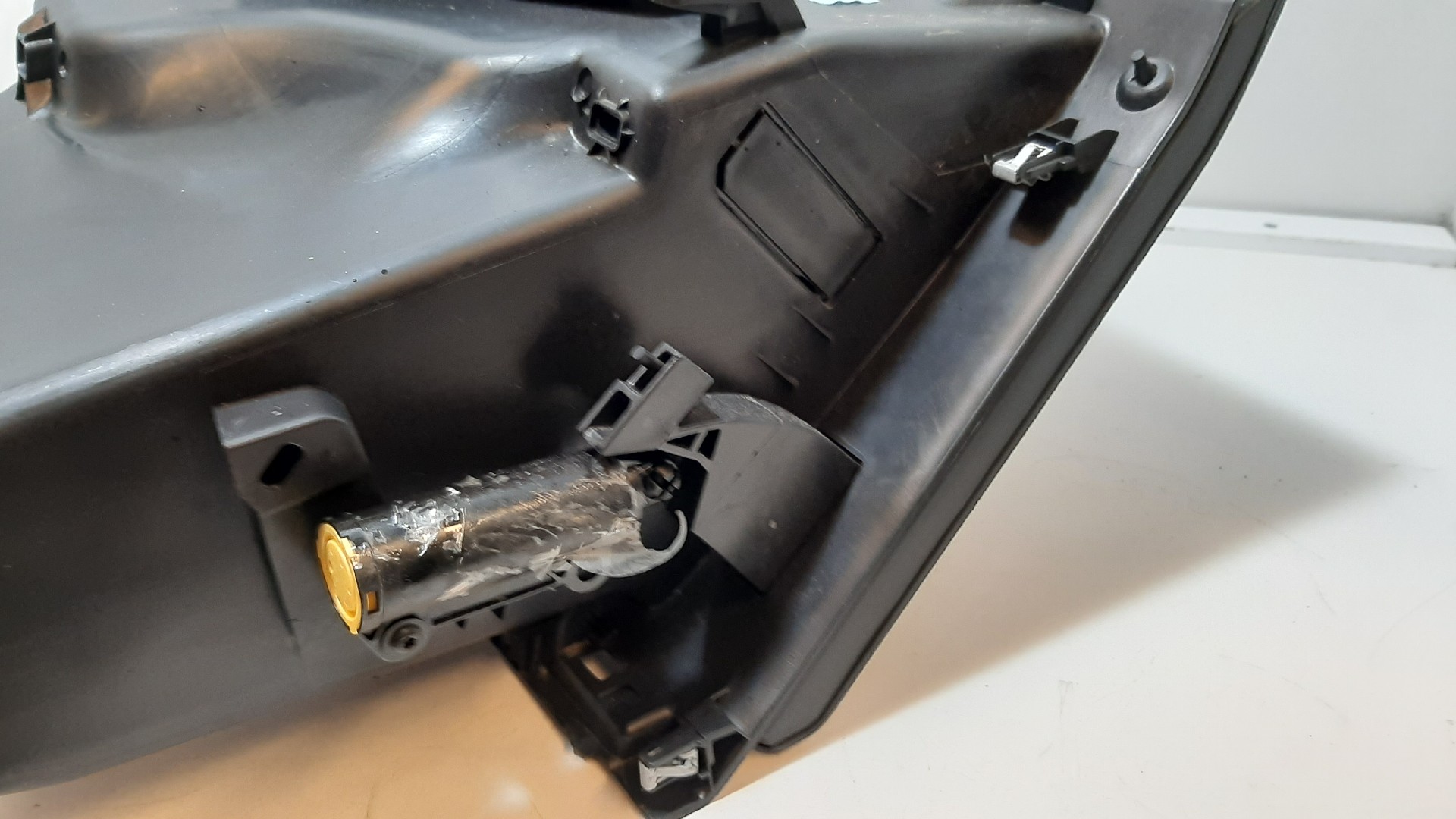 Boîte à gants PEUGEOT 208 Imagem-3