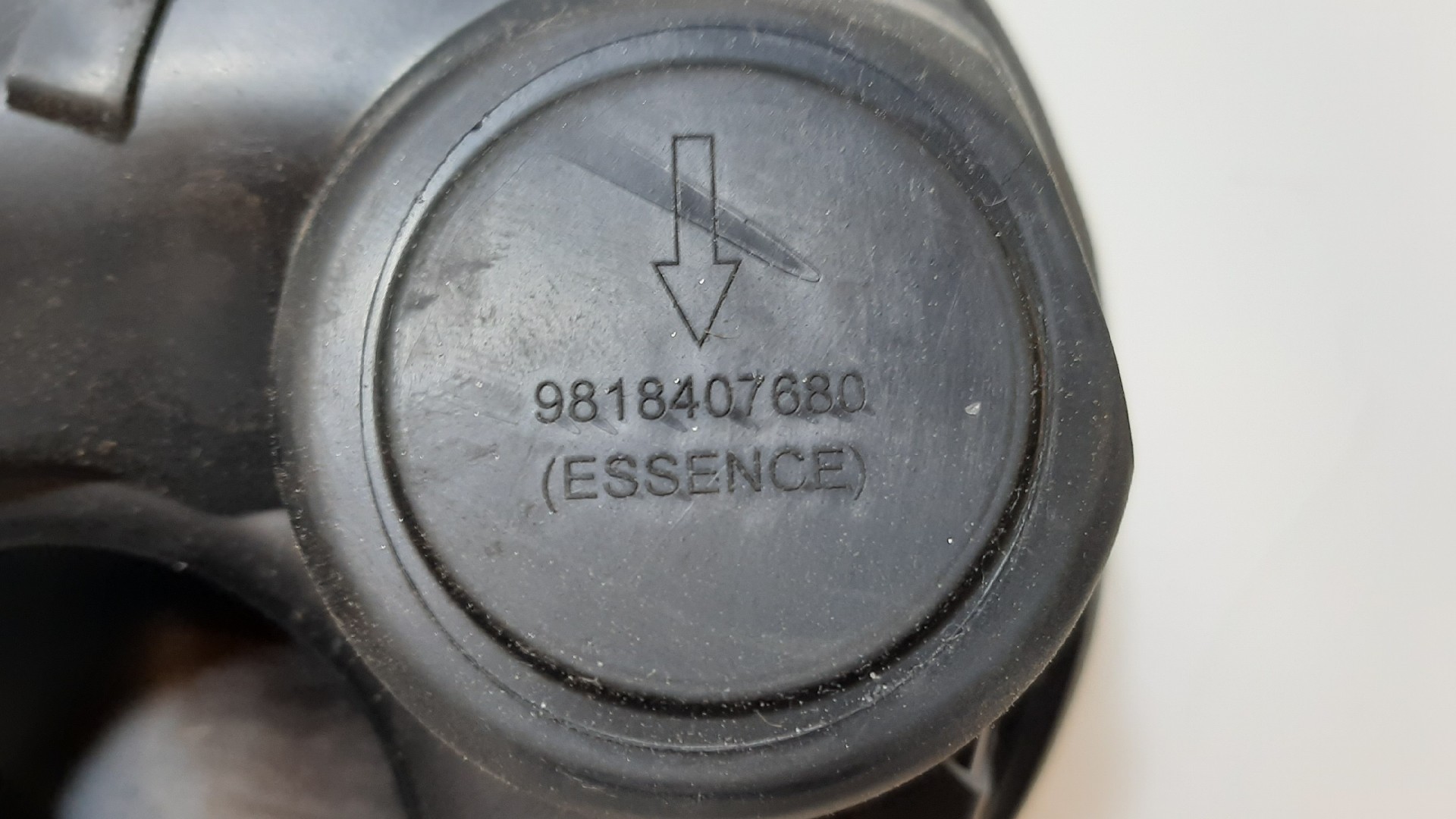 Bouchon/Volet De Trappe De Réservoir à Carburant  PEUGEOT 208 Imagem-3