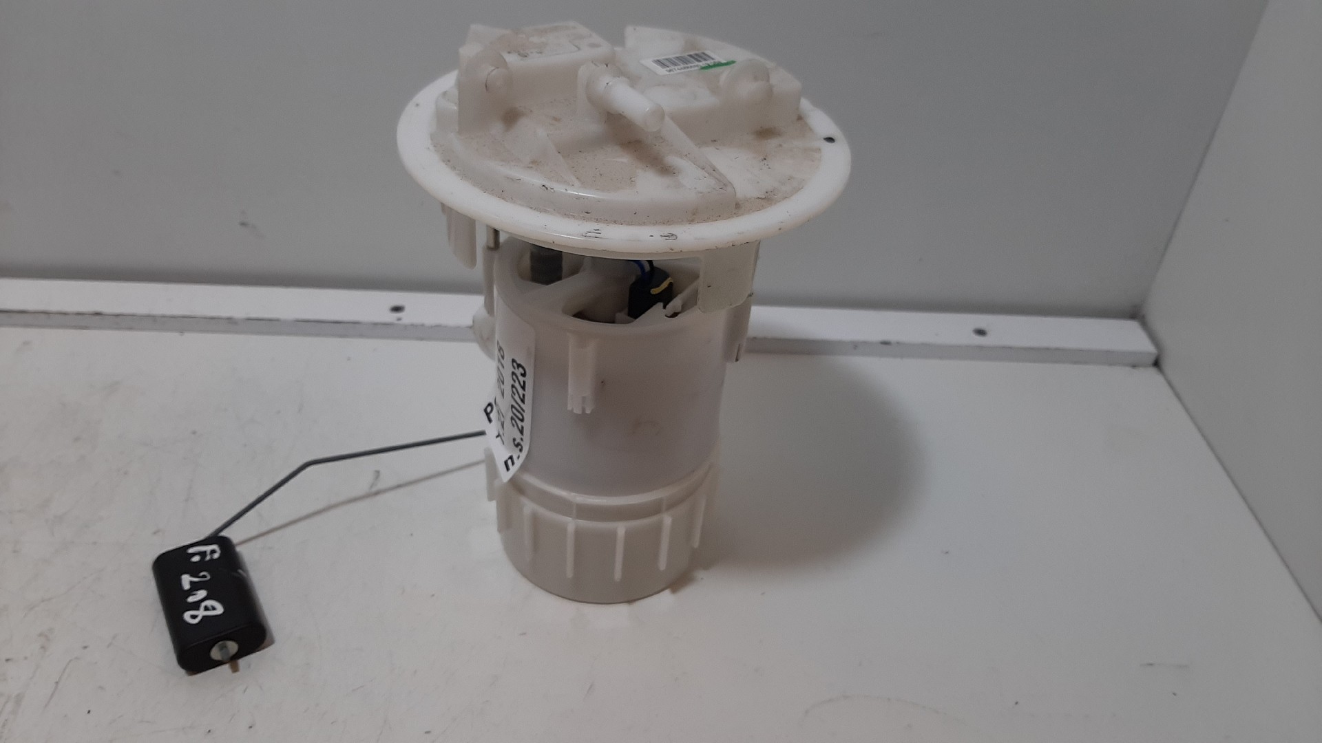 Pompe à carburant PEUGEOT 208 Imagem-1